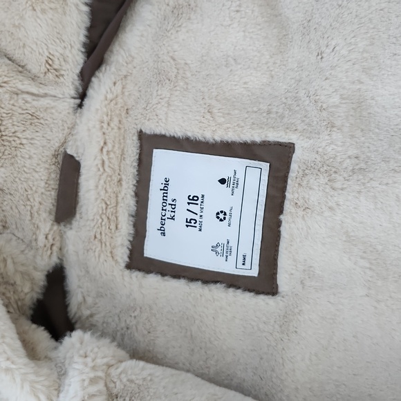 Abercrombie kids coat - Picture 4 of 6